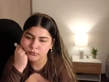 Emmalee_a  live sex cam