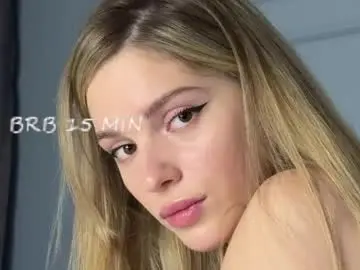 Frenzyfoxs  live sex cam