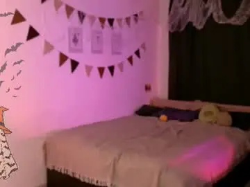 Little_pretty_woman  live sex cam