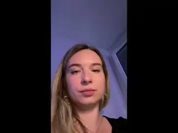 Moonlit_kiss_  live sex cam