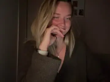 Moonlit_kiss_  live sex cam