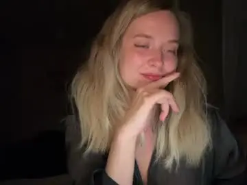 Moonlit_kiss_  live sex cam