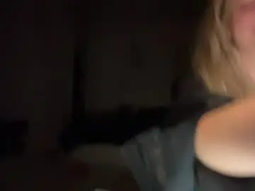 Moonlit_kiss_  live sex cam