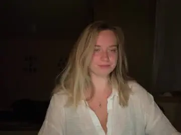 Moonlit_kiss_  live sex cam