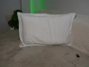 Urblonde001  live sex cam