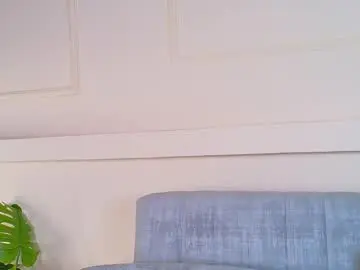 Zoehangel  live sex cam