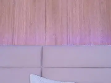 Zoehangel  live sex cam