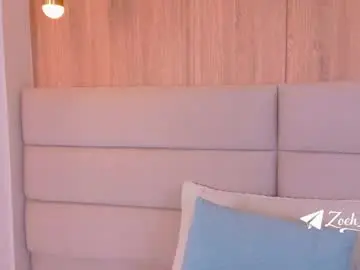 Zoehangel  live sex cam