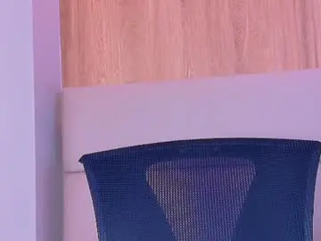Zoehangel  live sex cam