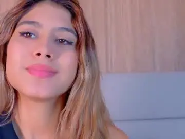 Zoehangel  live sex cam