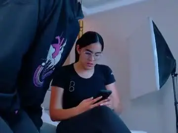 Zoehangel  live sex cam