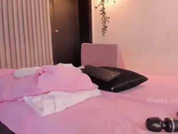 Aura_moon  live sex cam