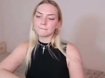 Kitsudoll  live sex cam