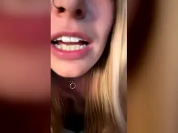 Livi_lorelei  live sex cam