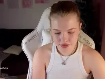 Maya_blonde18  live sex cam