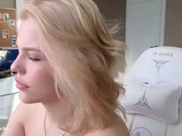 Maya_blonde18  live sex cam