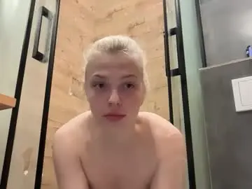 Maya_blonde18  live sex cam
