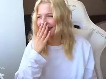 Maya_blonde18  live sex cam