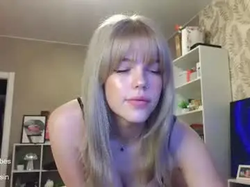 Maya_blonde18  live sex cam