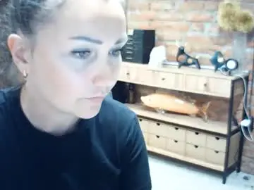 Vesta_x  live sex cam