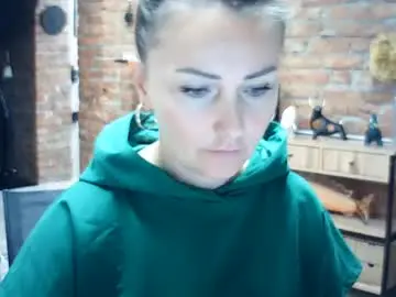 Vesta_x  live sex cam
