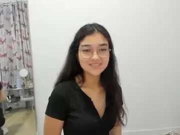 Isasuarezzzz  live sex cam