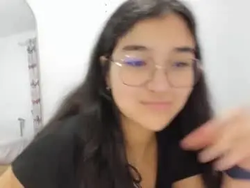 Isasuarezzzz  live sex cam