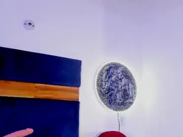 Kissingcobank  live sex cam