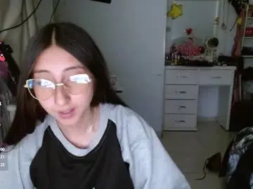 Nanylux  live sex cam