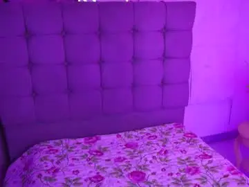 Taylor_rose__  live sex cam