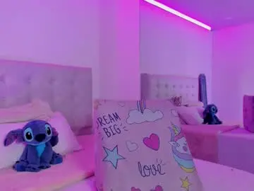 Vanessa_cruz_18  live sex cam