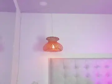 Vanessa_cruz_18  live sex cam