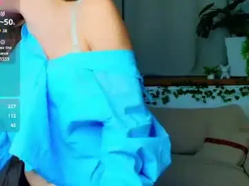 Aureliathorn  live sex cam