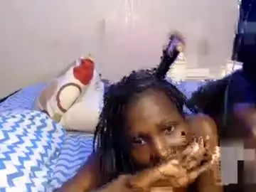 Essy_hero  live sex cam
