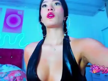 Zendaya_moonn  live sex cam