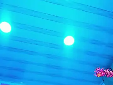 Zendaya_moonn  live sex cam