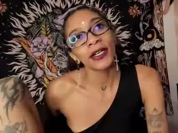 Ari_cowgirl  live sex cam