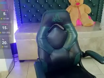 Diamondfox_m  live sex cam