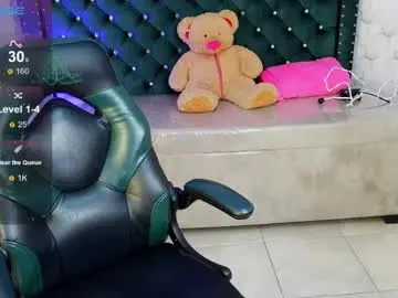 Diamondfox_m  live sex cam