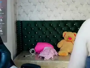 Diamondfox_m  live sex cam