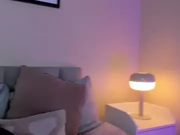 Emilyy_xx  live sex cam
