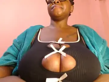 Freakyboobsxx  live sex cam