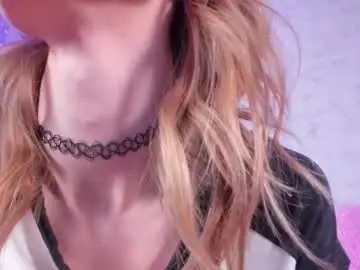 Luckysexydoll  live sex cam