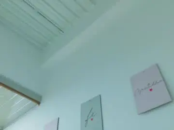 Mysugarmoomy  live sex cam