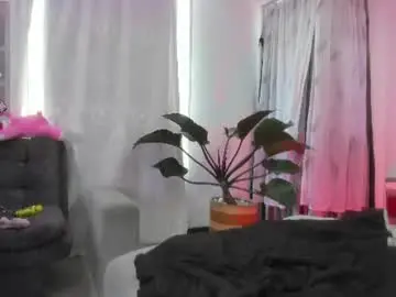 Saraandzaymon  live sex cam