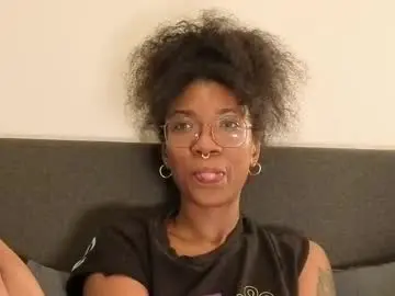 Saturno_vibes  live sex cam