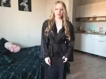 Carolinbolieu  live sex cam