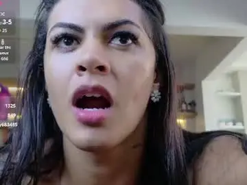 Hotbronzeada  live sex cam