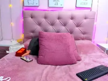 Issaa_tyler  live sex cam