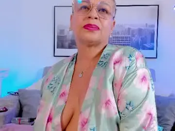 Lucy_milf_68  live sex cam
